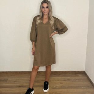 Športovo elegantné šaty so širokým rukávom